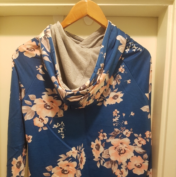 Floral Sweatshirt - Picture 4 of 4